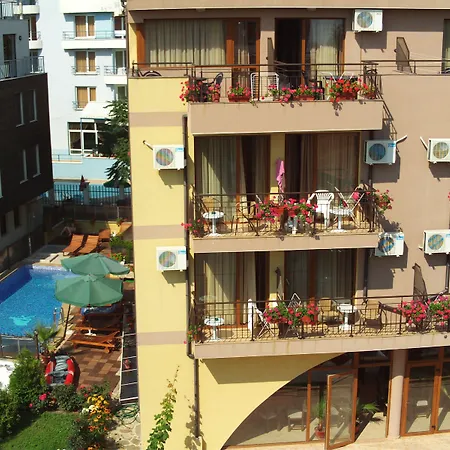 ホテル Kandrovi ソゾポル