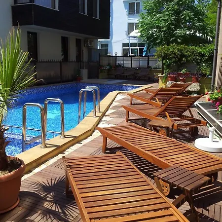 Kandrovi Hotel